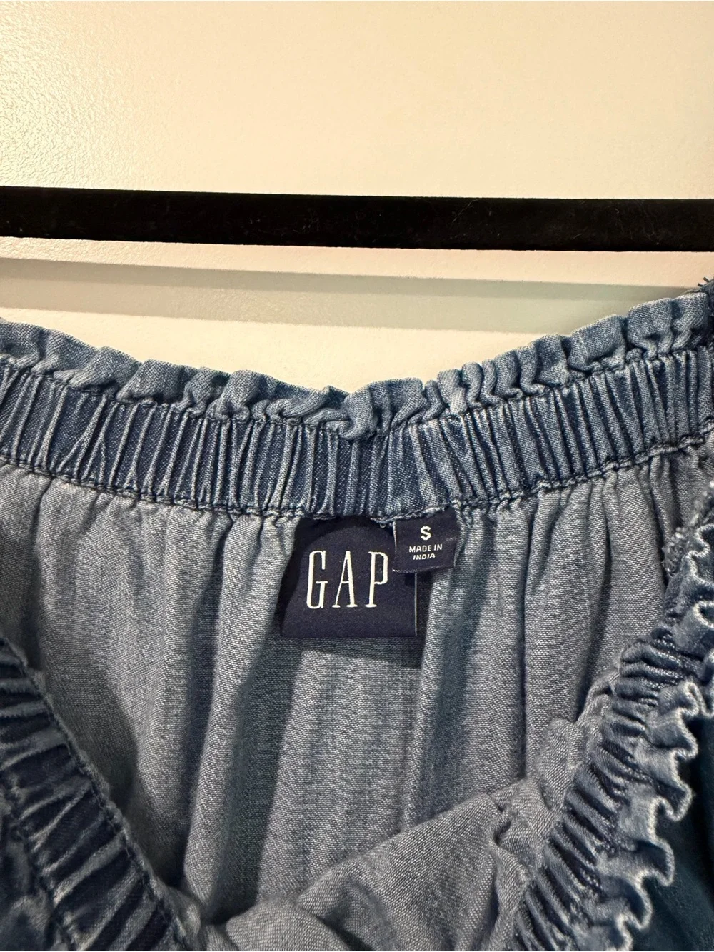 GAP Light Blue Off-Shoulder Chambray Top - Picture 3 of 3